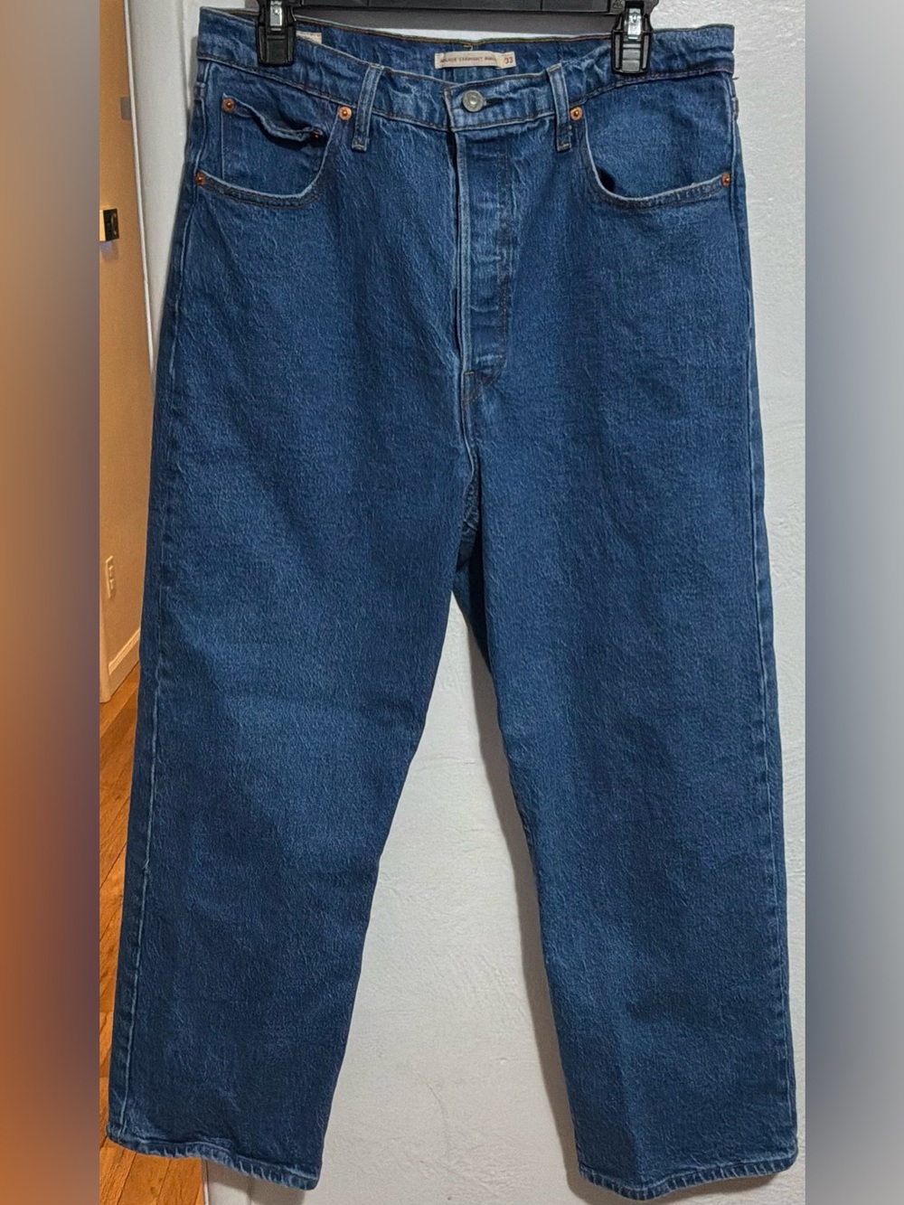 #73 Levi's women’s Ribcage Straight Ankle Jeans Size W33 L27